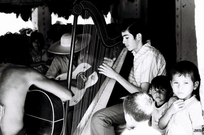 AÑO 1973 - BLANCO Y NEGRO - VIDA CAMPESINA EN PARAGUAY (JOSÉ MARÍA BLANCH)